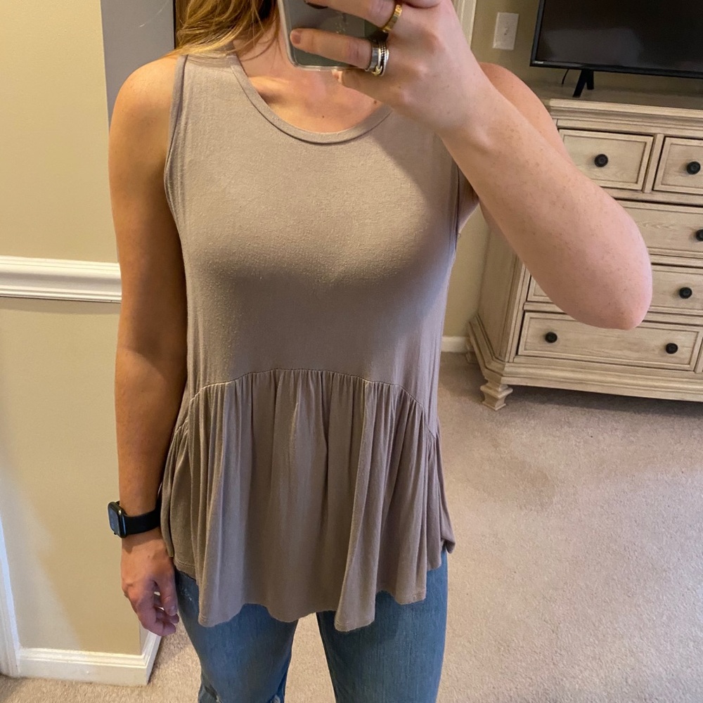 Peplum taupe tank